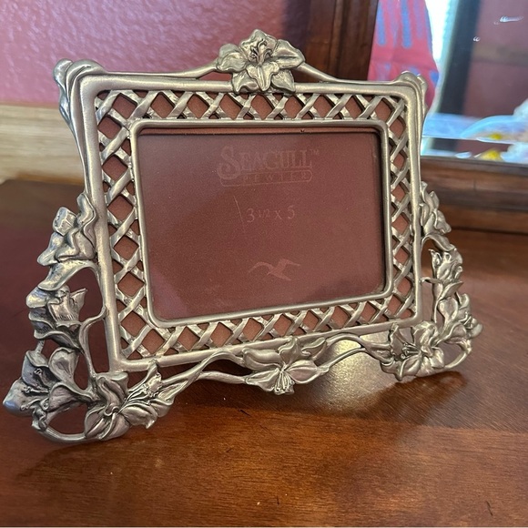 Vintage Seagull Pewter Frame Lattice & Floral Wedding Gift Photo Size 3.5” x 5” - Picture 2 of 9